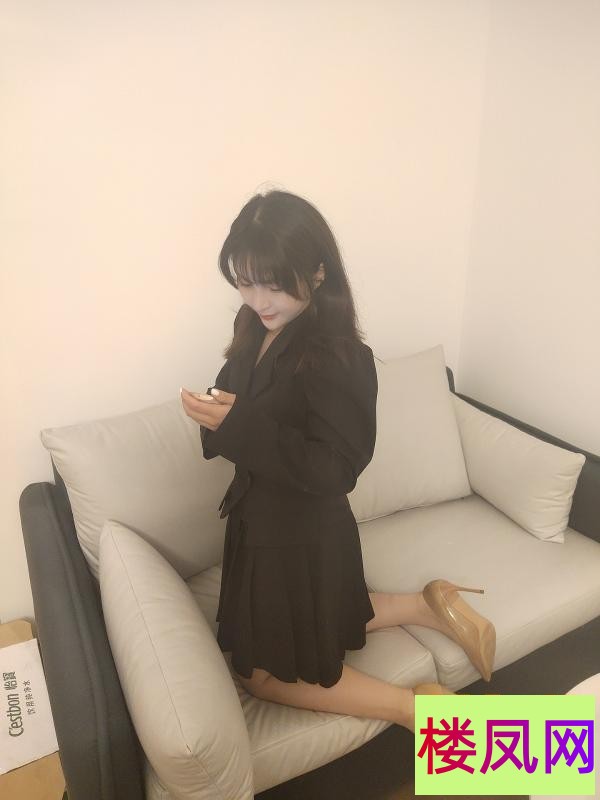 004621r1g5e283vl2633c0.jpg