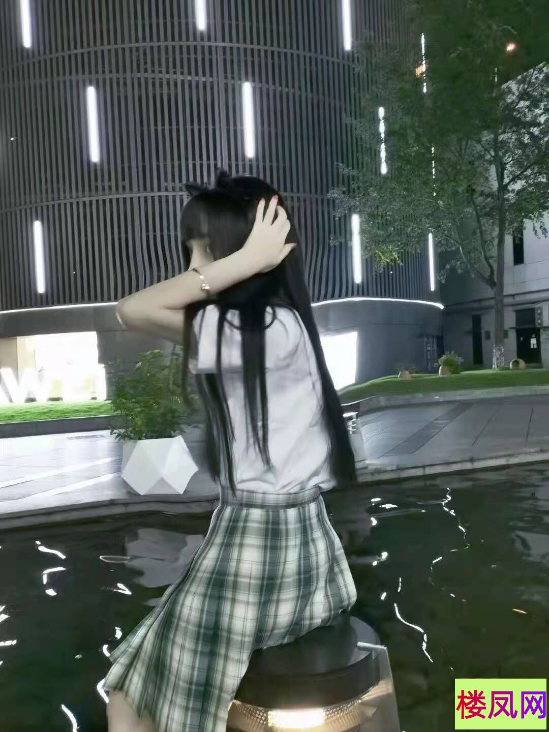 013537o7j84xxjz4f42p7x.jpg
