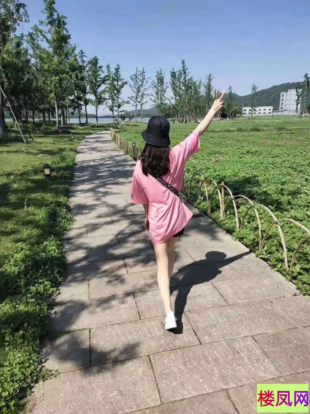 014447hua2aaluzu1zx47a.jpg