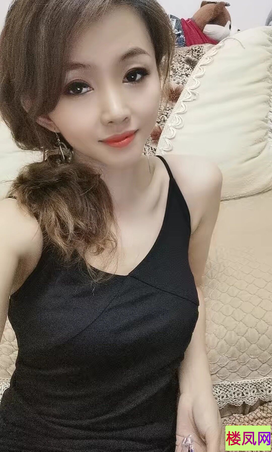 052610m0ev8suqnb8sss79.jpg