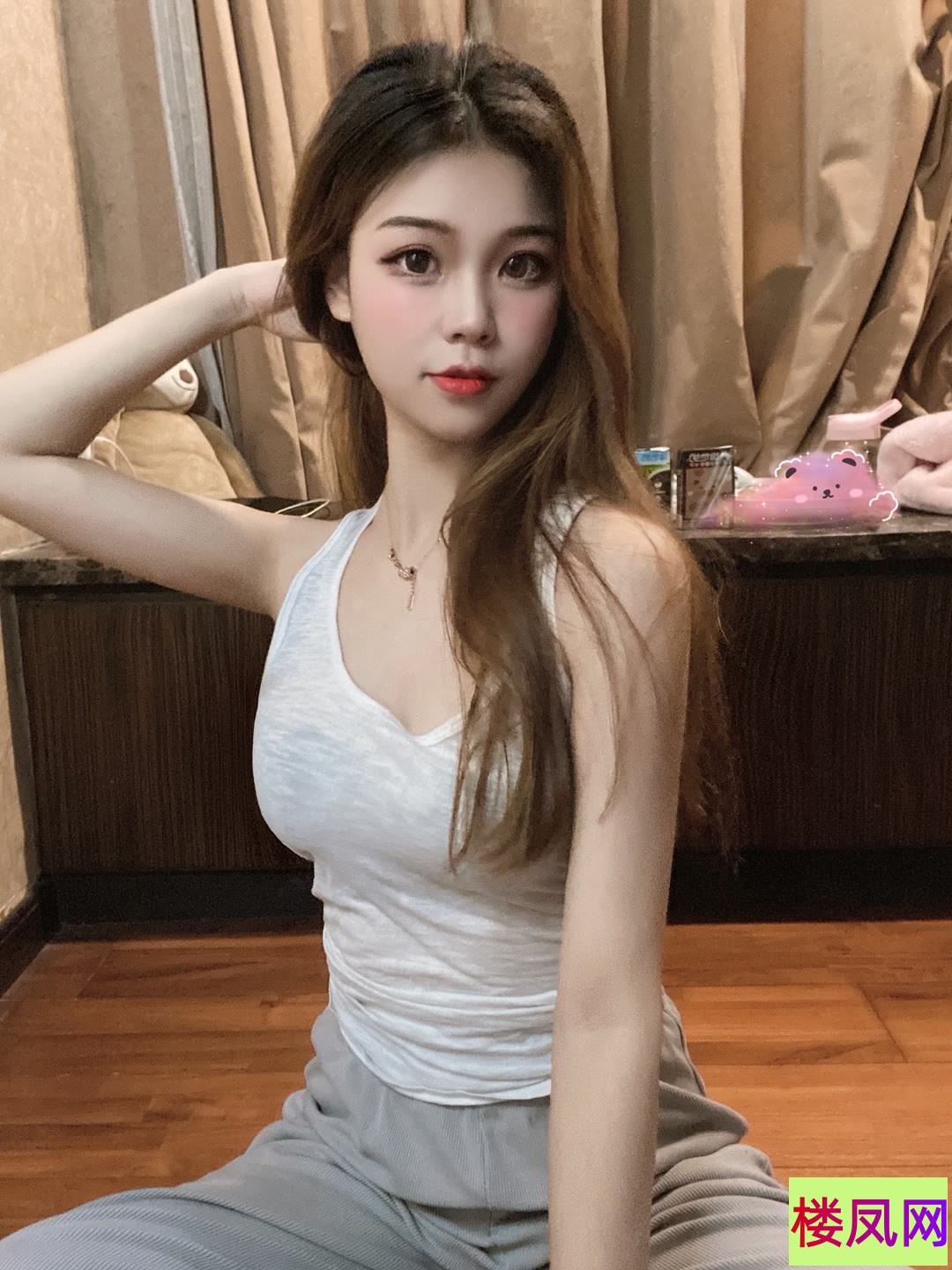 053232r9xnfjpad8jb0j98.jpg