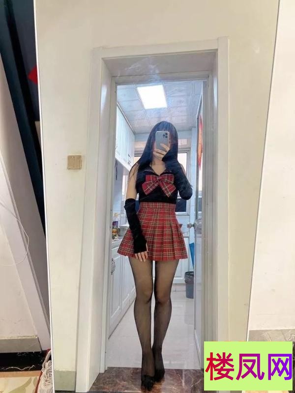 114728g2i5vgfxdxglzdln.jpg