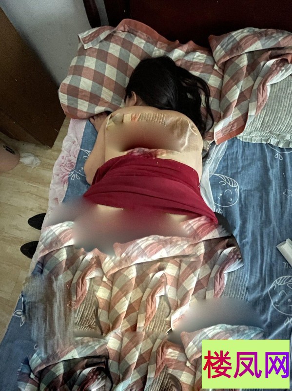 215512vz14d4c41nsz1bnb.jpg