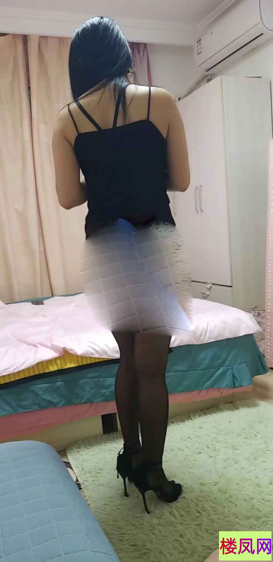 174502fv52szh6kzsyy4m4.jpg
