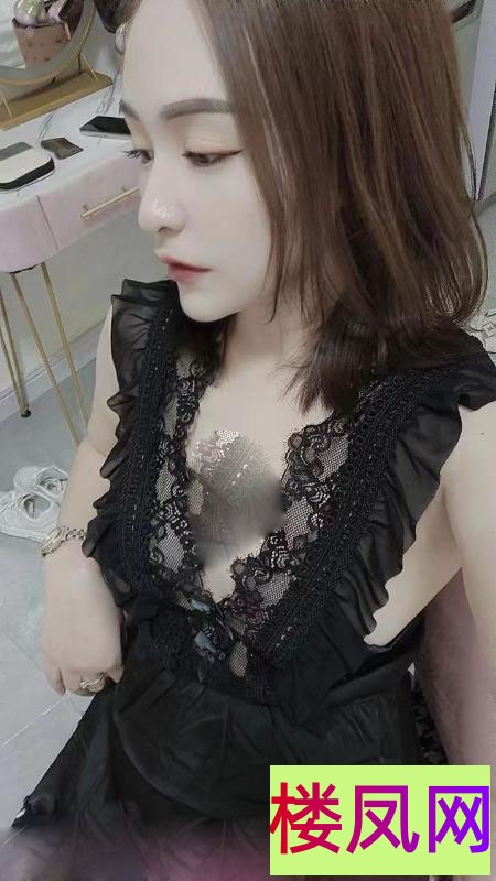 190002r0q0mlfzfx22momw.jpg