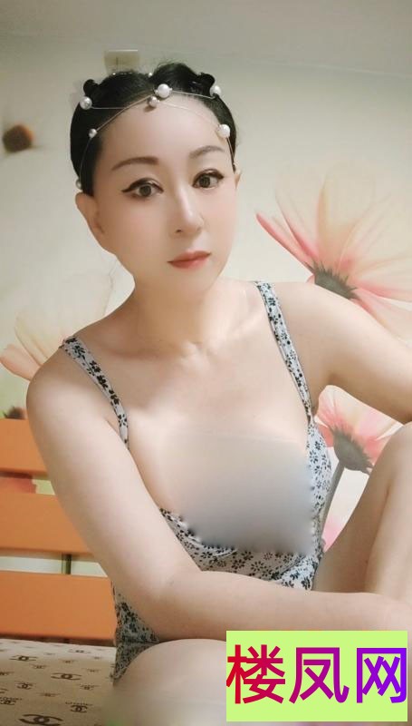 102506sa5t78p8858qar5r.jpg